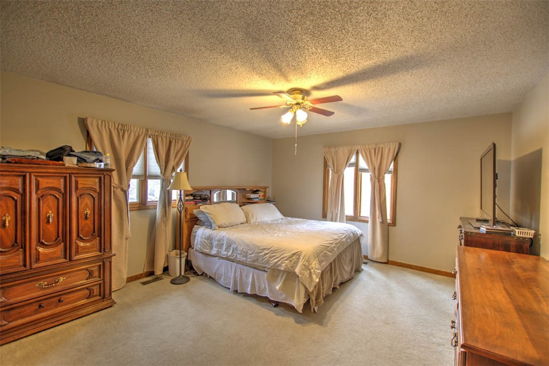 4552 North Prairie View Road Argenta, IL 62501 - Photo 15 of 28 Bedroom on???????????????????????? main