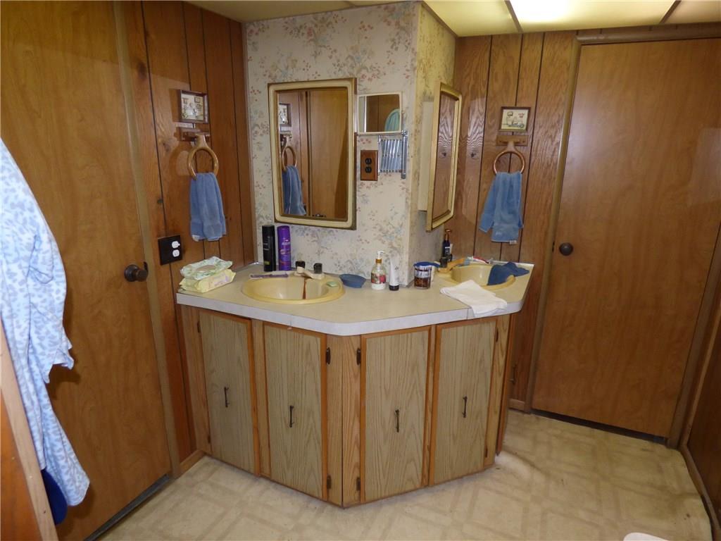 5489 Greensburg Road Apollo, PA 15613 - Photo 18 of 25 Full Bath #1