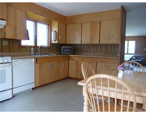 6 1st Road Harpswell, ME 04079 - Photo 8 of 15 Kitchen.