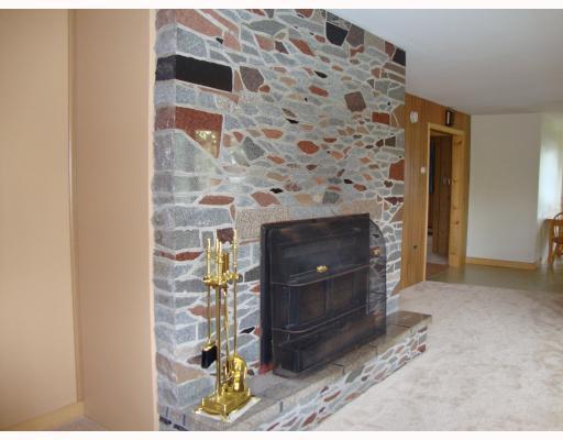 6 1st Road Harpswell, ME 04079 - Photo 9 of 15 Living Room.