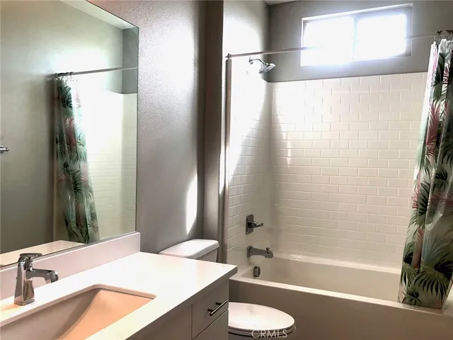 a close up view of a washer and dryer