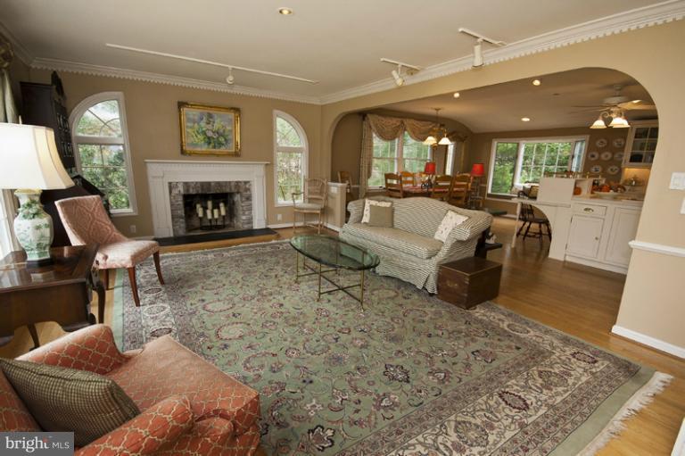 25 Glen Alpine Road Phoenix, MD 21131 - Photo 1 of 27 Living Room