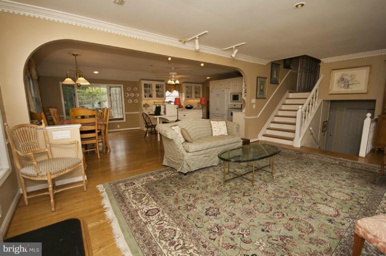 25 Glen Alpine Road Phoenix, MD 21131 - Photo 15 of 27 Living Room