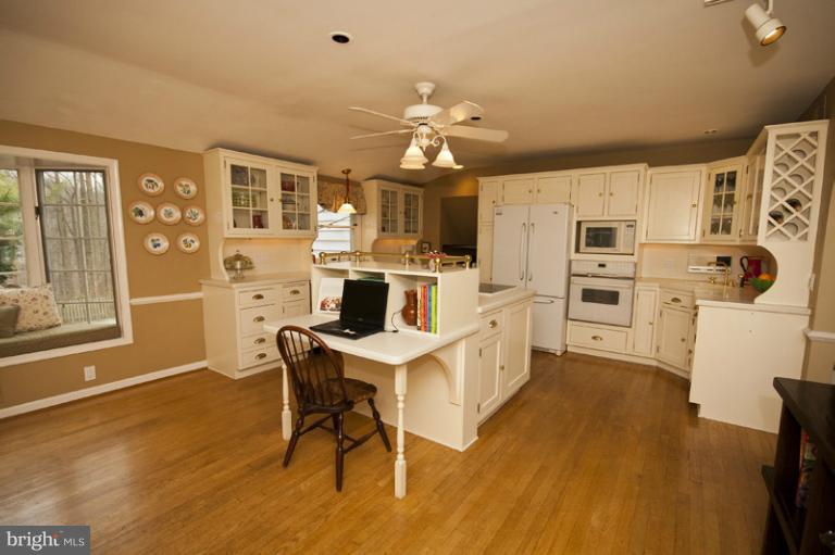 25 Glen Alpine Road Phoenix, MD 21131 - Photo 9 of 27 Kitchen