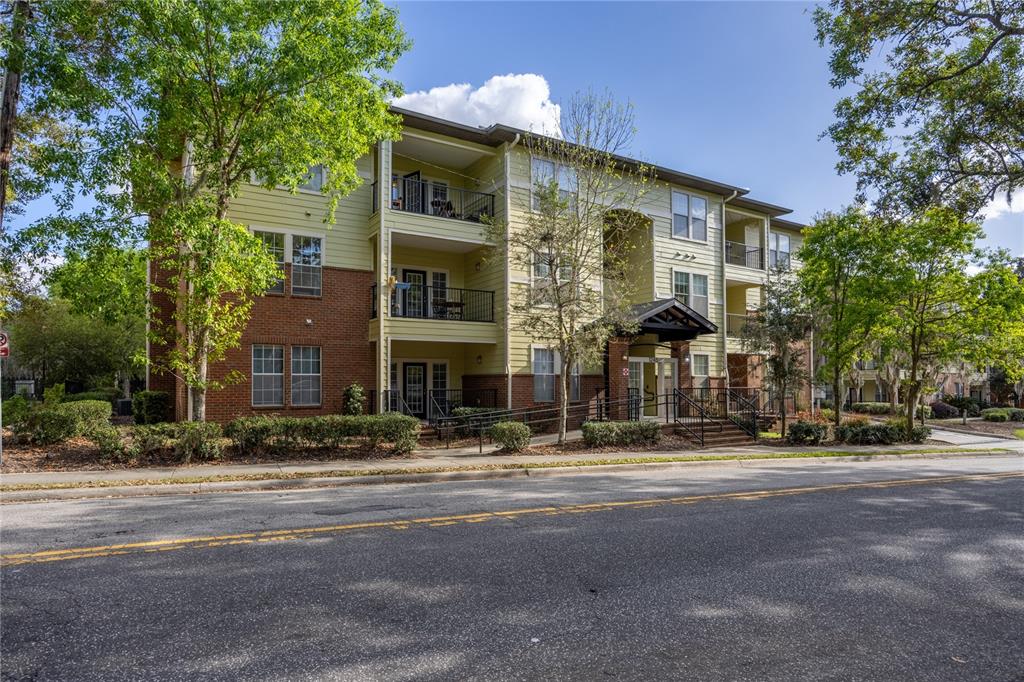 1245 Southwest 9th Road, Unit 202 Gainesville, FL 32601 - Photo 1 of 25 Gallery Image 1