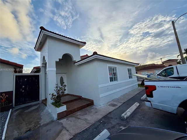 $3,200 | 9378 Northwest 121st Street, Unit 125, Hialeah Gardens, FL 33018