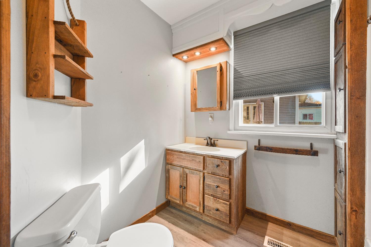 205 Hanover Avenue Aurora, IN 47001 - Photo 15 of 36