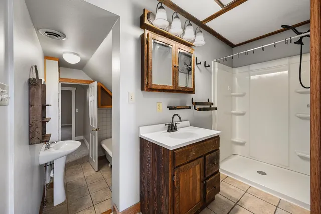 $238,900 | 205 Hanover Avenue, Aurora, IN 47001