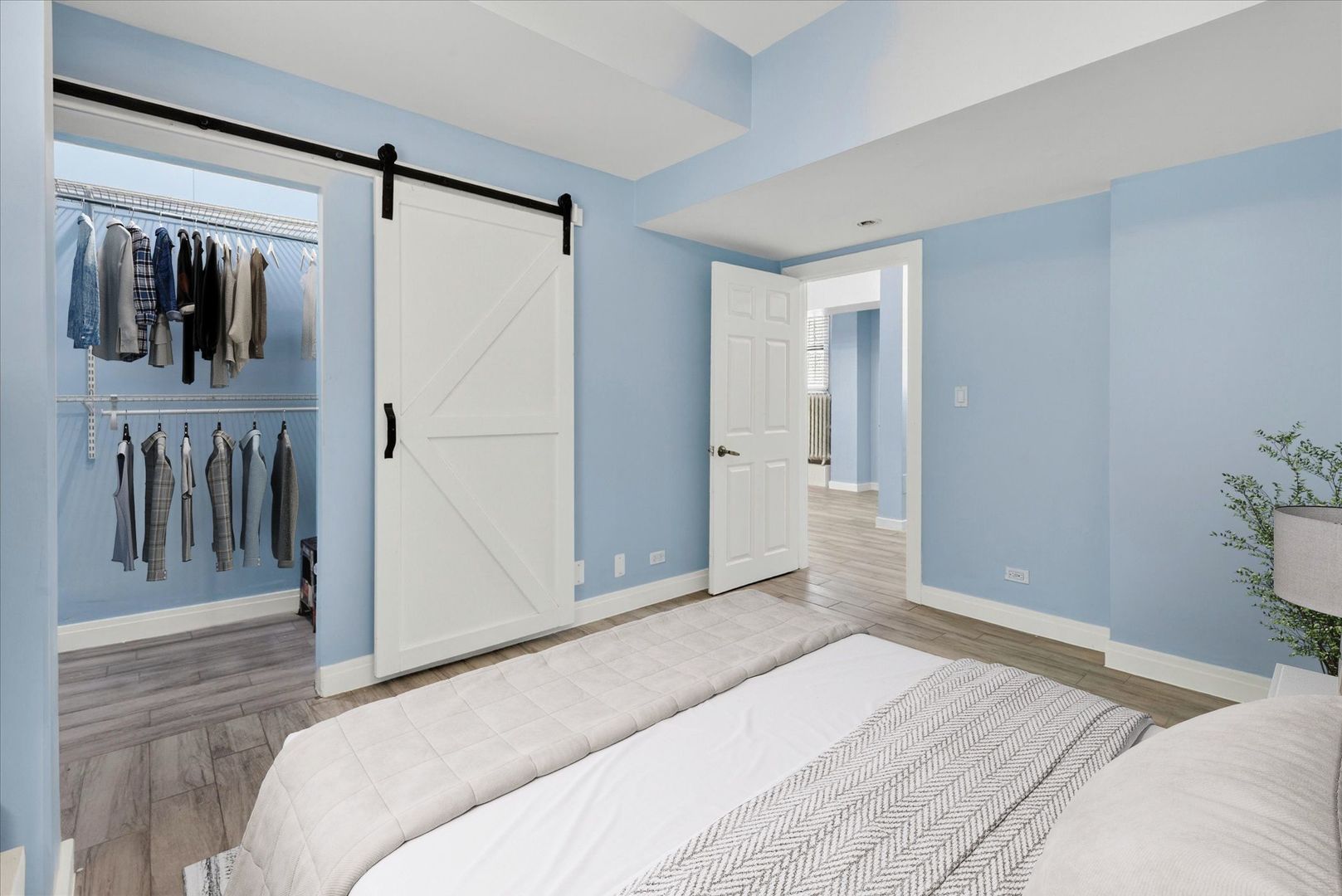 7033 North Sheridan Road, Unit G Chicago, IL 60626 - Photo 8 of 17