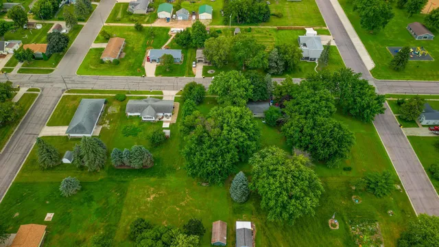 $15,600 | 231 3rd Avenue Southwest, Winnebago, MN 56098