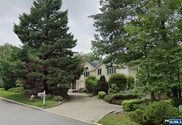$2,450,000 | 66 Adams Drive, Cresskill, NJ 07626