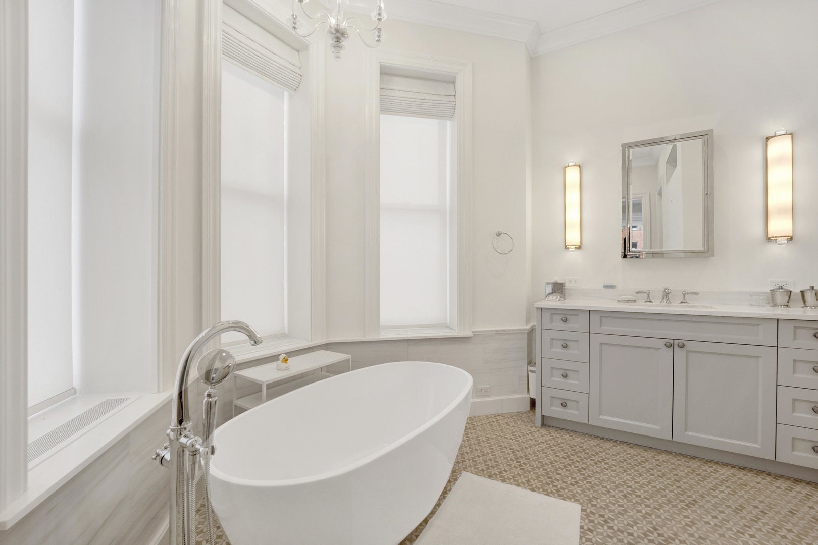 103 West Chestnut Street Chicago, IL 60610 - Photo 21 of 51