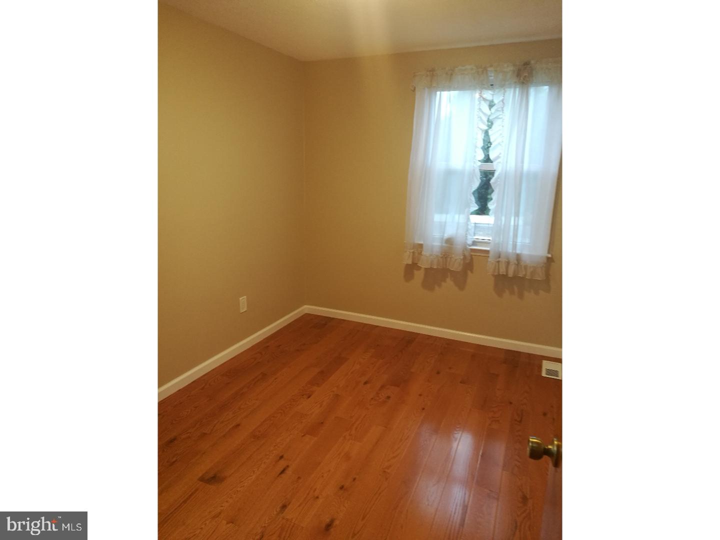 11881 Colman Road Philadelphia, PA 19154 - Photo 13 of 15 Gallery Image 13