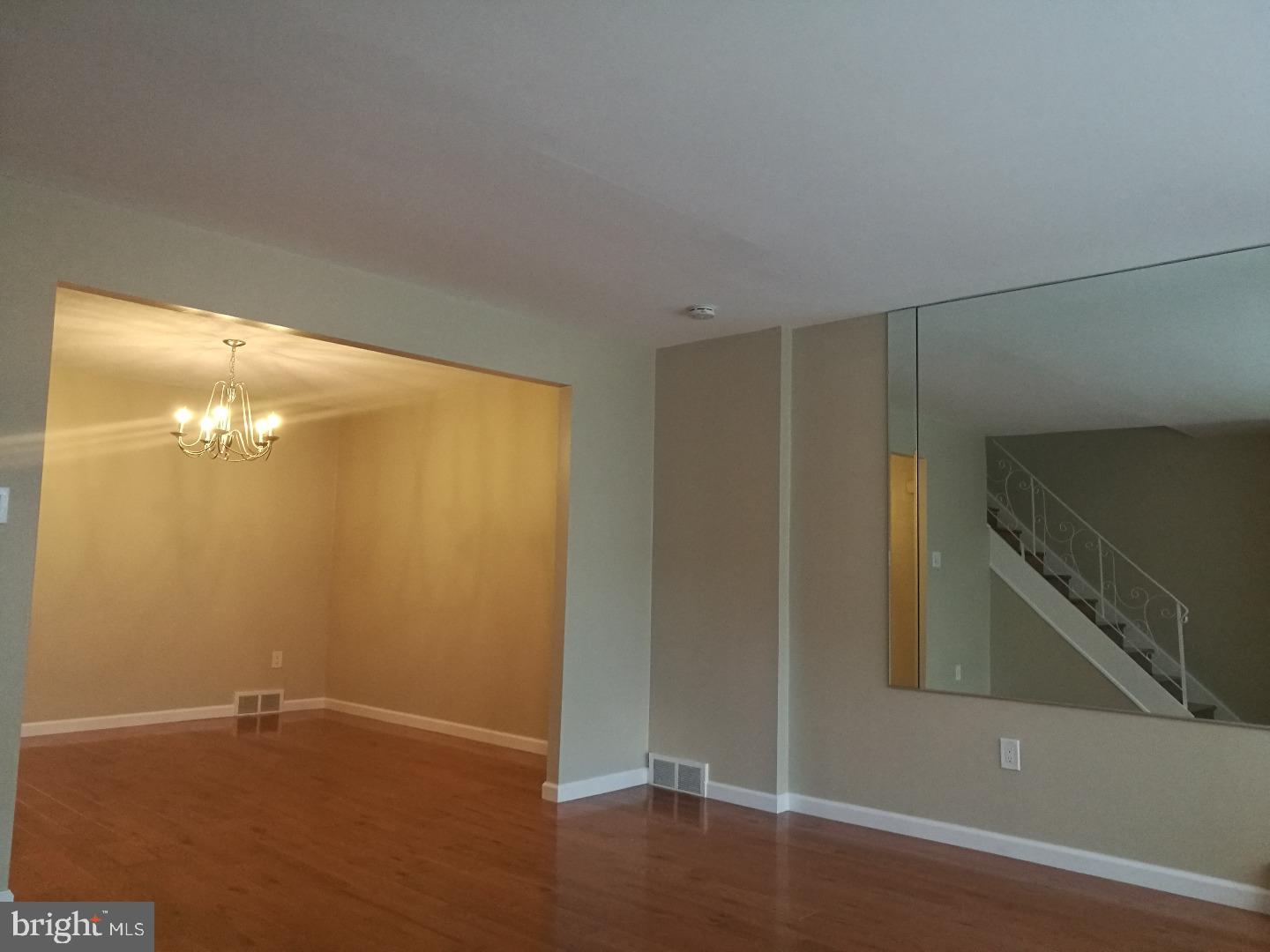 11881 Colman Road Philadelphia, PA 19154 - Photo 4 of 15 Gallery Image 4