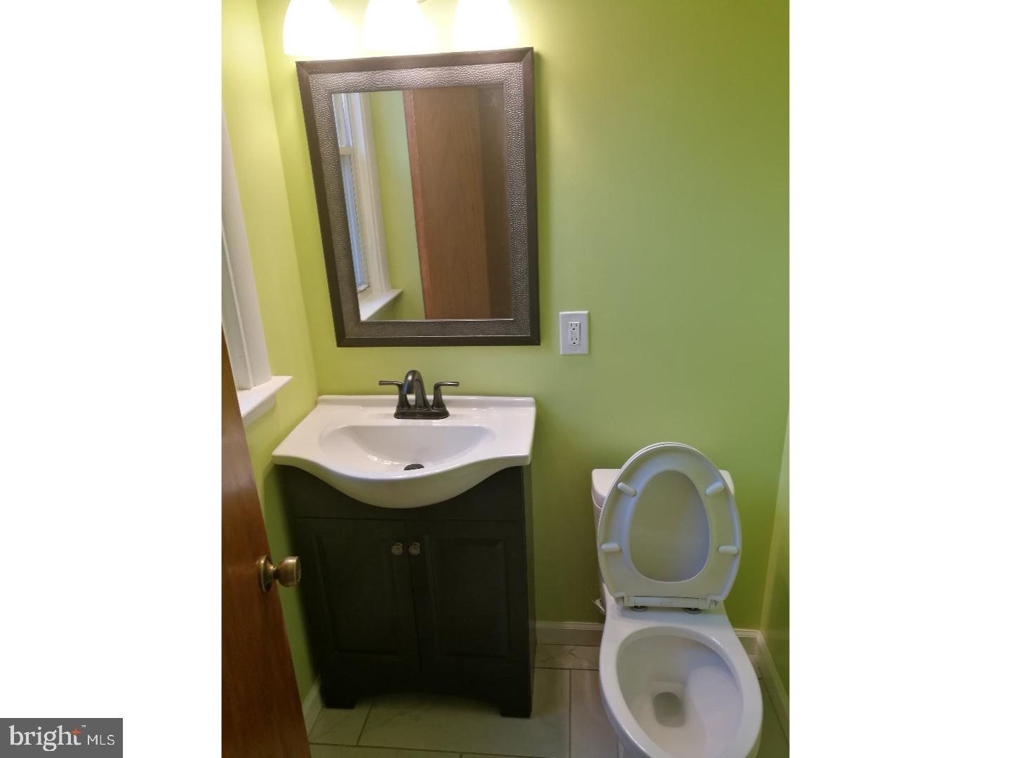 11881 Colman Road Philadelphia, PA 19154 - Photo 5 of 15 Gallery Image 5