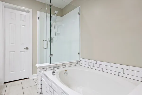 $2,300 | 134 South Walden Elms Circle, The Woodlands, TX 77382