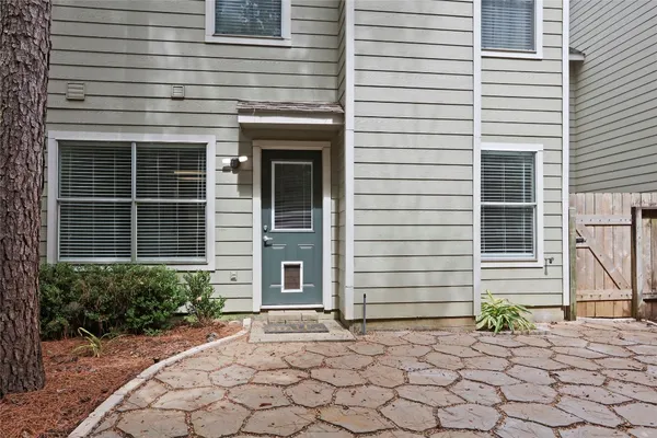 $2,300 | 134 South Walden Elms Circle, The Woodlands, TX 77382