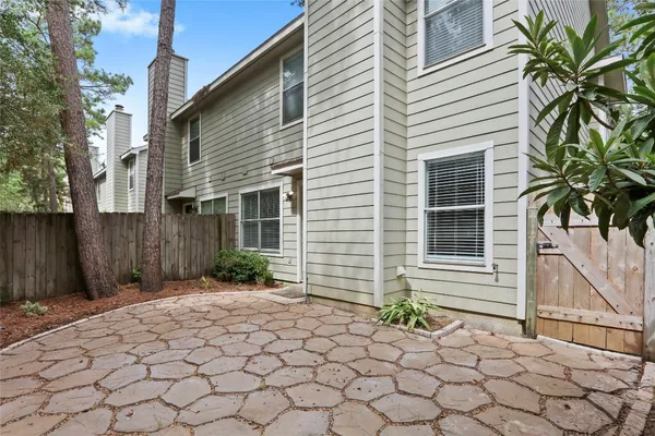 $2,300 | 134 South Walden Elms Circle, The Woodlands, TX 77382