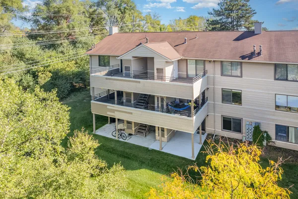 $1,600 | 275 Briarcrest Drive, Unit 185, Ann Arbor, MI 48104