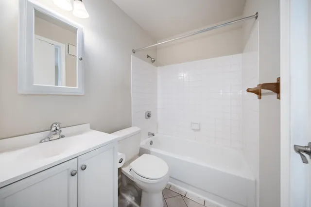 $1,600 | 275 Briarcrest Drive, Unit 185, Ann Arbor, MI 48104