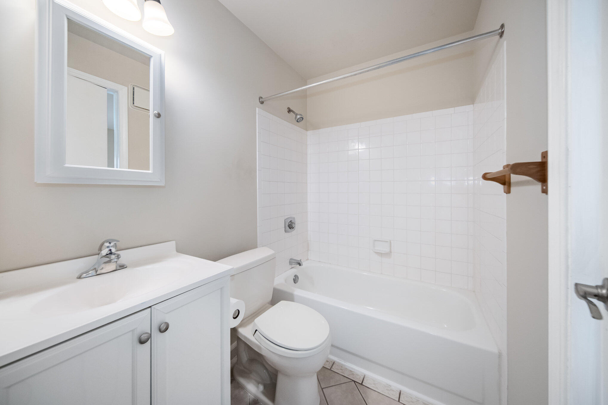 275 Briarcrest Drive, Unit 185 Ann Arbor, MI 48104 - Photo 12 of 19 011_file_55