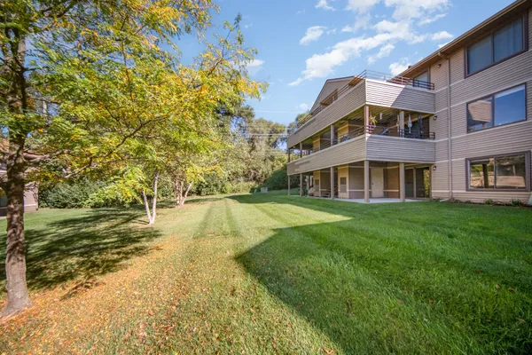 $1,600 | 275 Briarcrest Drive, Unit 185, Ann Arbor, MI 48104