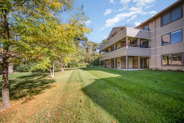 $1,600 | 275 Briarcrest Drive, Unit 185, Ann Arbor, MI 48104