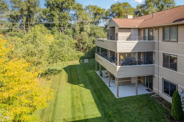 $1,600 | 275 Briarcrest Drive, Unit 185, Ann Arbor, MI 48104