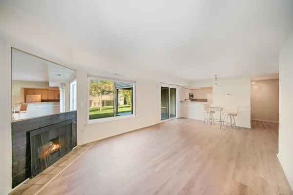 $1,600 | 275 Briarcrest Drive, Unit 185, Ann Arbor, MI 48104