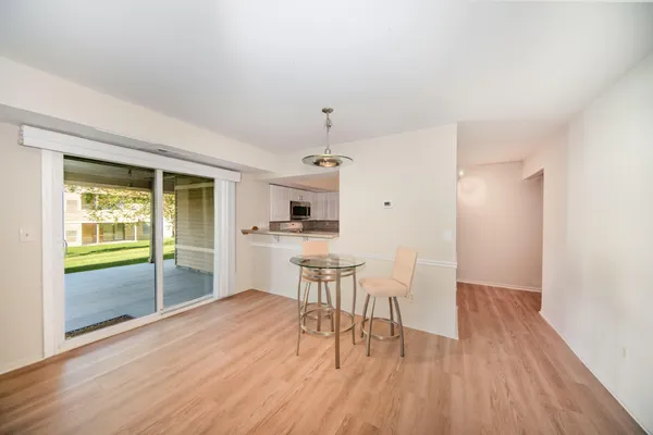 $1,600 | 275 Briarcrest Drive, Unit 185, Ann Arbor, MI 48104