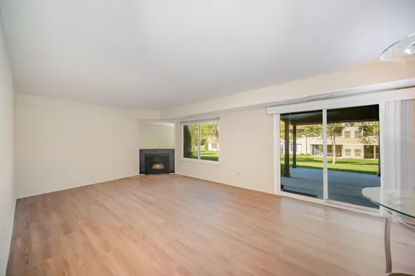 $1,600 | 275 Briarcrest Drive, Unit 185, Ann Arbor, MI 48104