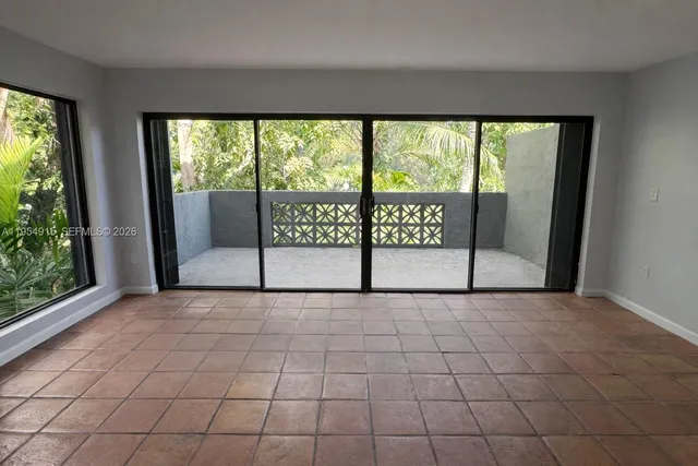 $3,800 | 980 Northwest N River Drive, Unit 39, Miami, FL 33136