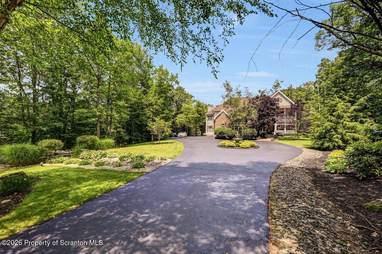 272 Windsor Way Moscow, PA 18444 - Photo 141 of 145 272 Windsor Way Summer Photo 29 Large