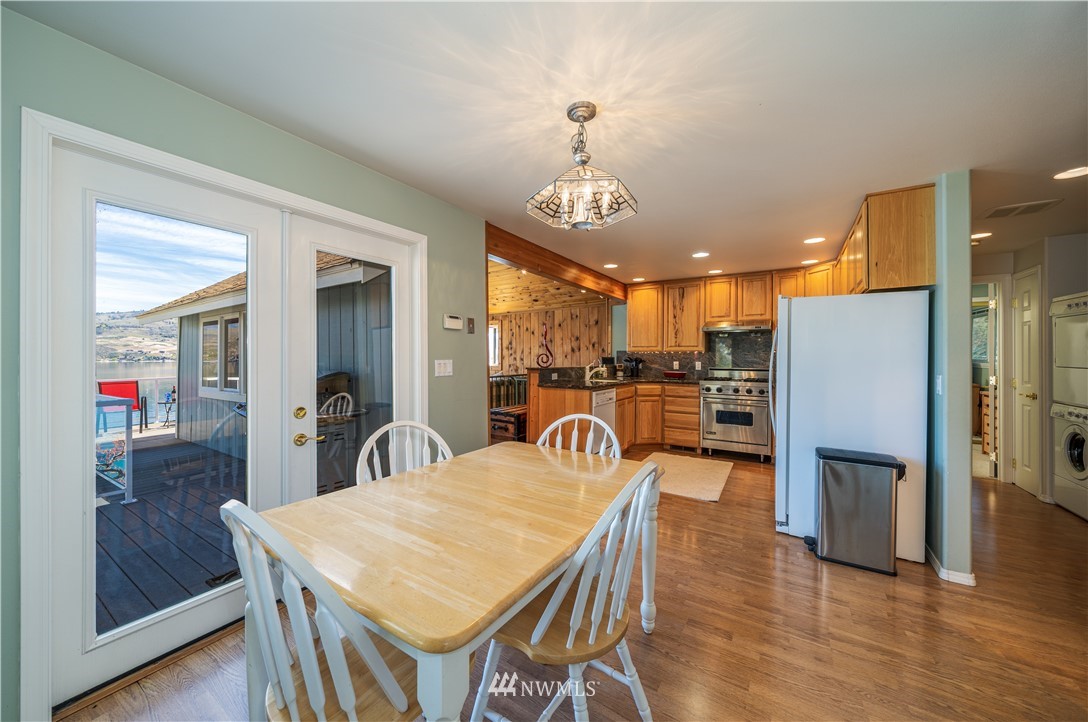 948 South Lakeshore Road Chelan, WA 98816 - Photo 13 of 29 Gallery Image 13