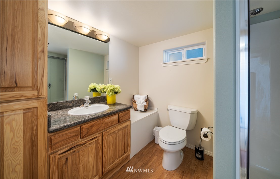 948 South Lakeshore Road Chelan, WA 98816 - Photo 19 of 29 Gallery Image 19