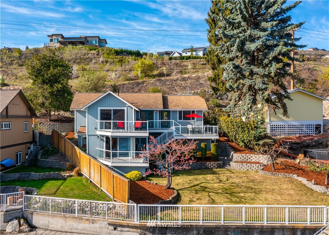 948 South Lakeshore Road Chelan, WA 98816 - Photo 24 of 29 Gallery Image 24