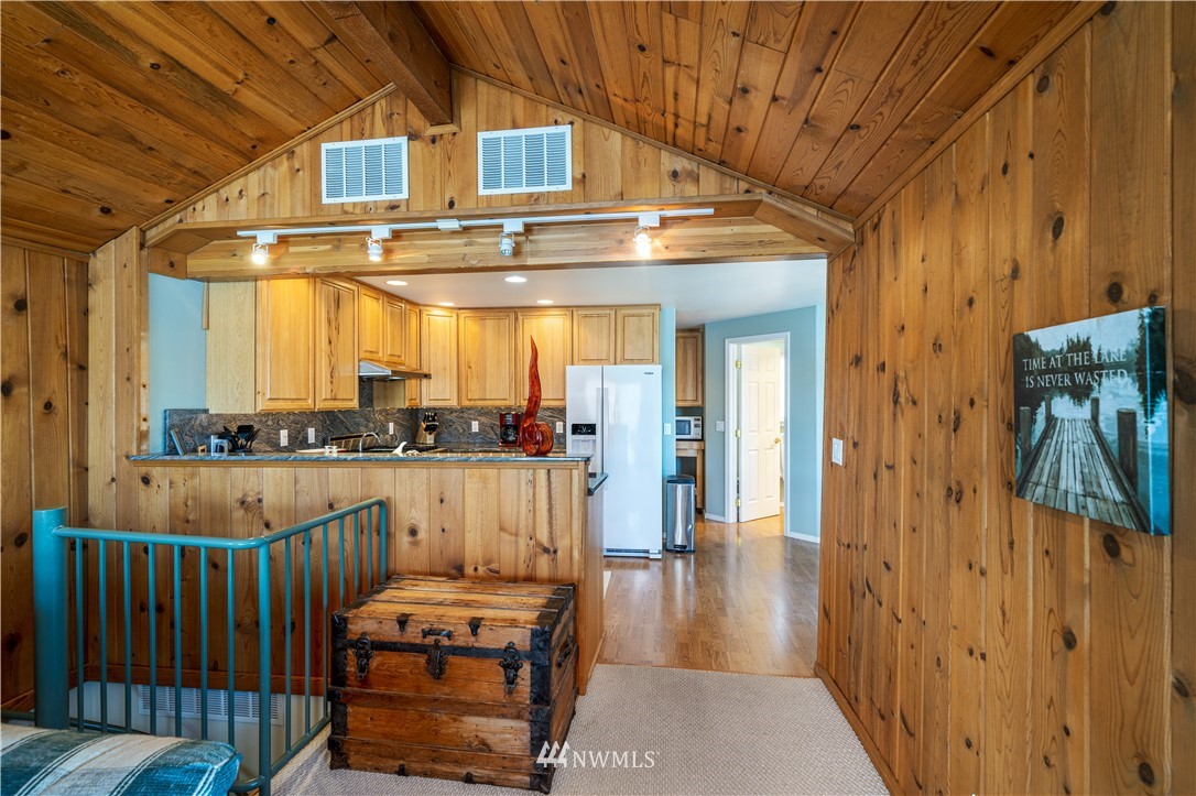 948 South Lakeshore Road Chelan, WA 98816 - Photo 9 of 29 Gallery Image 9