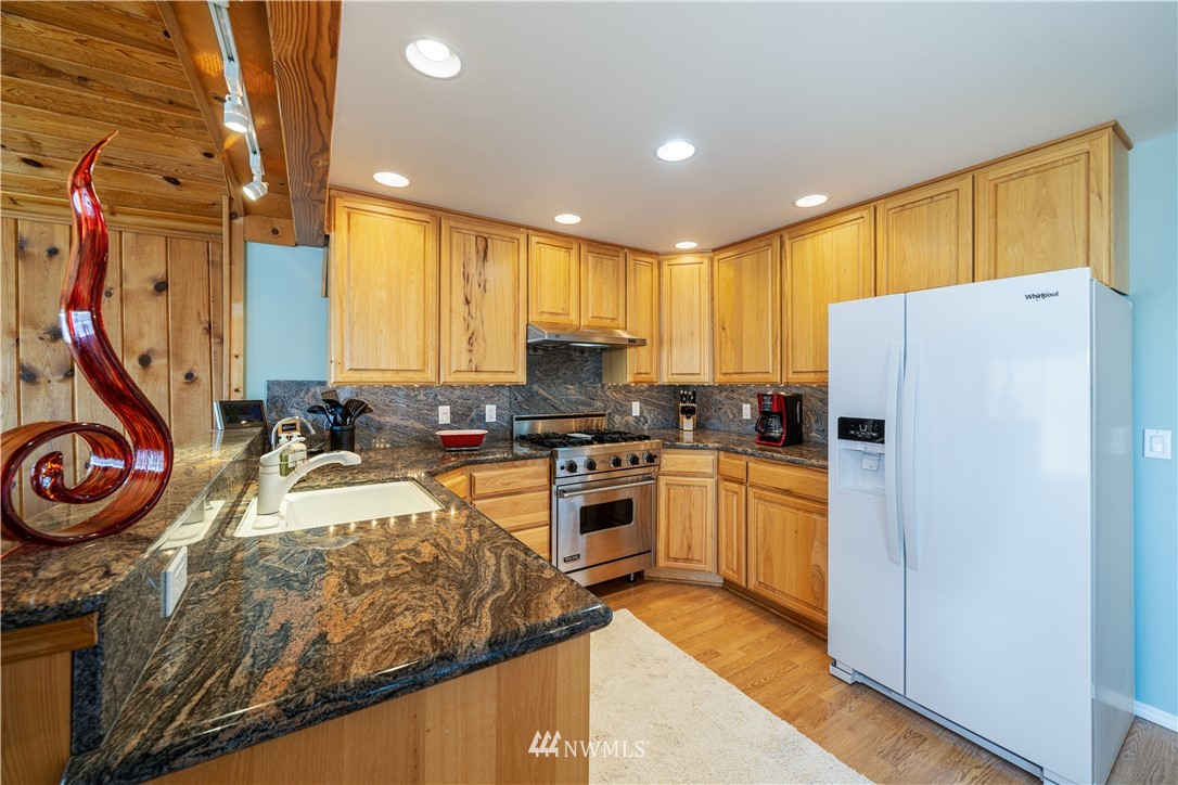 948 South Lakeshore Road Chelan, WA 98816 - Photo 10 of 29 Gallery Image 10