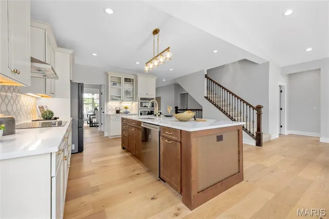 $1,249,900 | 1556 Wildhorse Pkwy Drive, Chesterfield, MO 63005