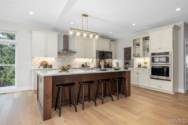 $1,249,900 | 1556 Wildhorse Pkwy Drive, Chesterfield, MO 63005