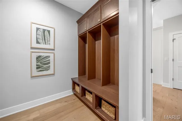 $1,249,900 | 1556 Wildhorse Pkwy Drive, Chesterfield, MO 63005