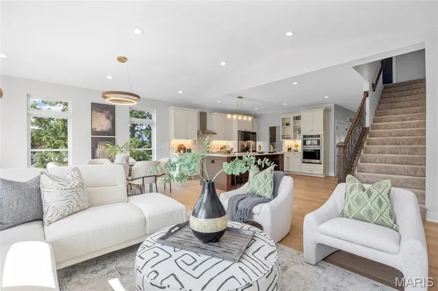 $1,249,900 | 1556 Wildhorse Pkwy Drive, Chesterfield, MO 63005