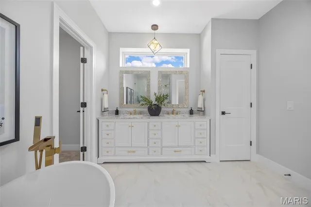 $1,249,900 | 1556 Wildhorse Pkwy Drive, Chesterfield, MO 63005