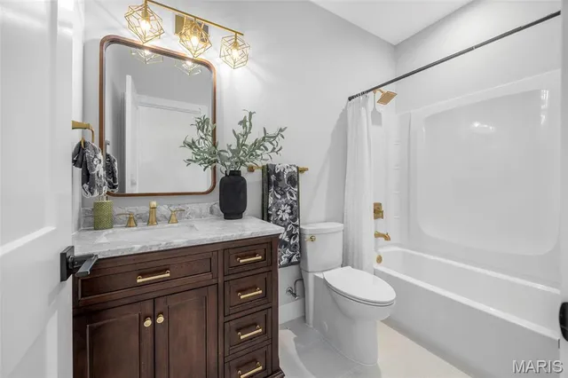 $1,249,900 | 1556 Wildhorse Pkwy Drive, Chesterfield, MO 63005