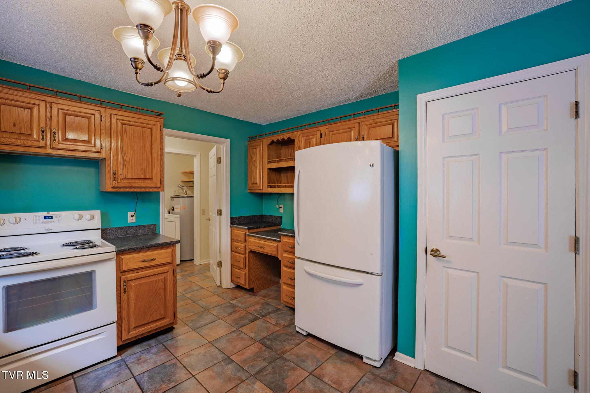 146 El Bowers Road Elizabethton, TN 37643 - Photo 9 of 40 1R9A7571-HDR