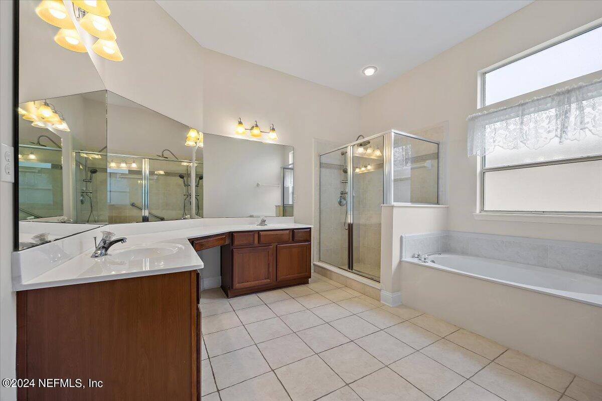 1261 Paradise Pond Road St. Augustine, FL 32092 - Photo 17 of 36 17-Primary Bathroom