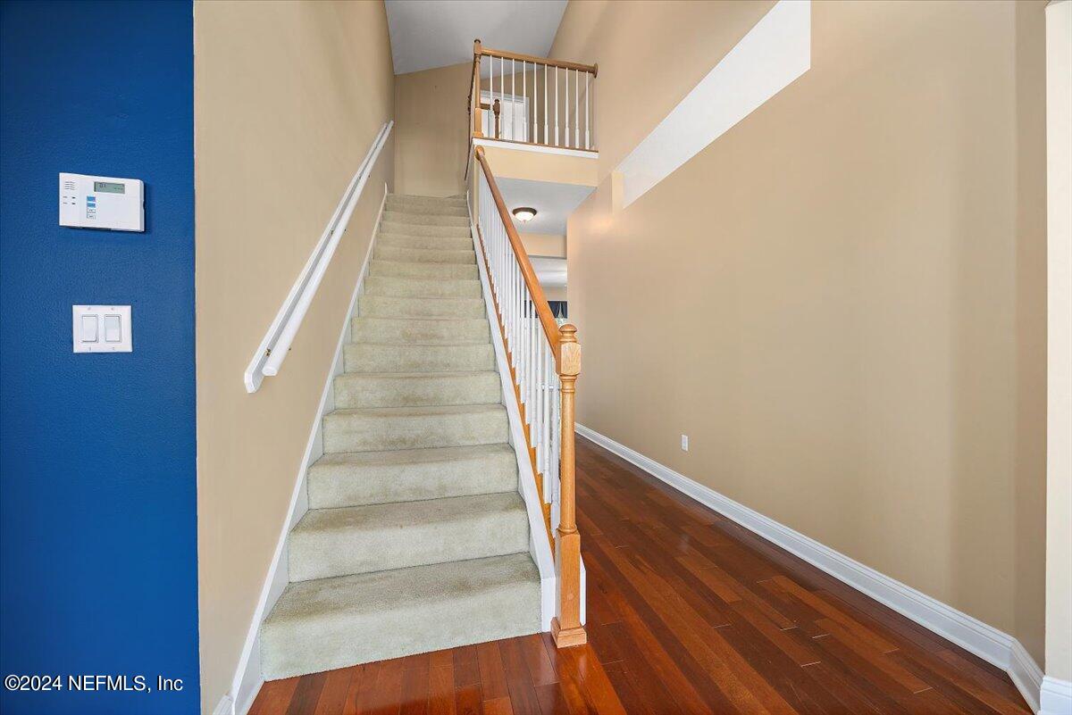 1261 Paradise Pond Road St. Augustine, FL 32092 - Photo 22 of 36 22-Staircase