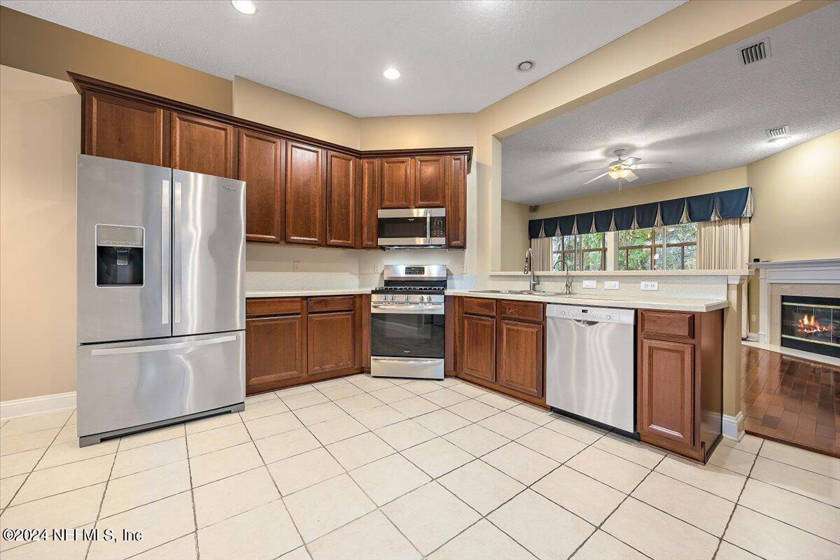 1261 Paradise Pond Road St. Augustine, FL 32092 - Photo 10 of 36 10-Kitchen