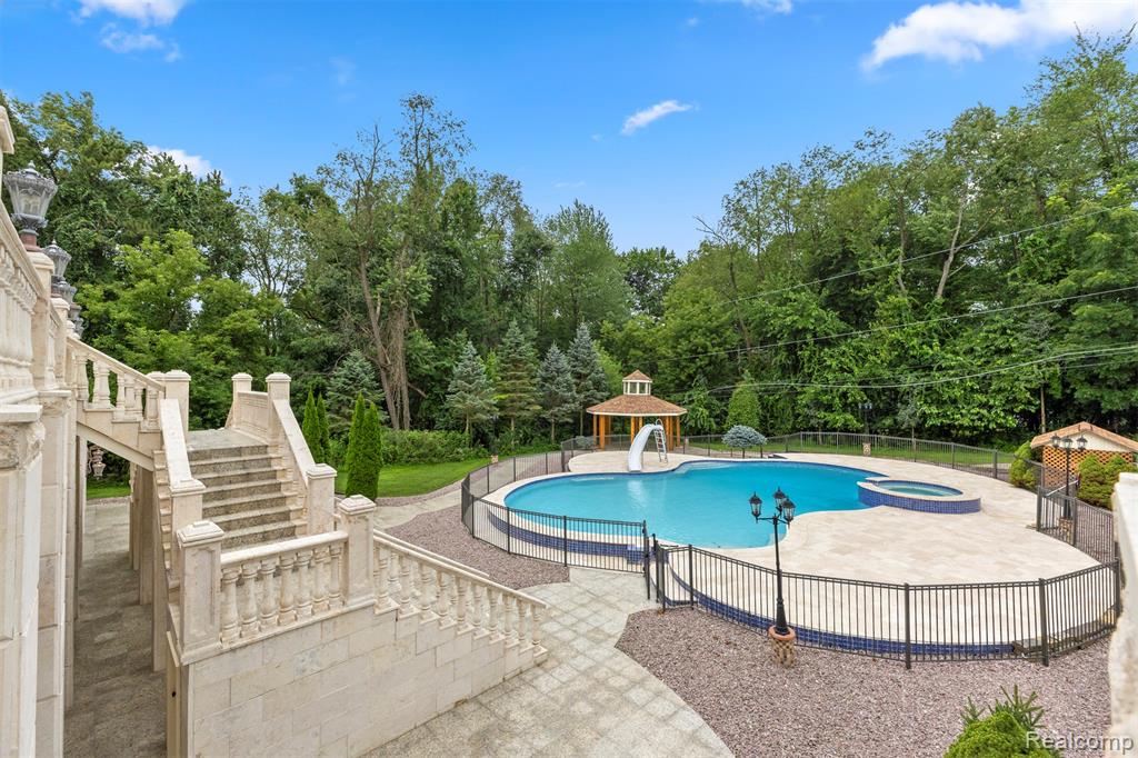 18585 Sheldon Road Northville, MI 48168 - Photo 91 of 98