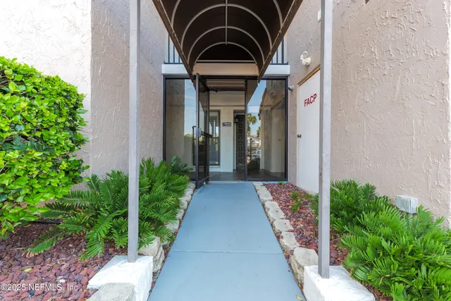 $3,900 | 275 1st Street South, Unit 102, Jacksonville Beach, FL 32250